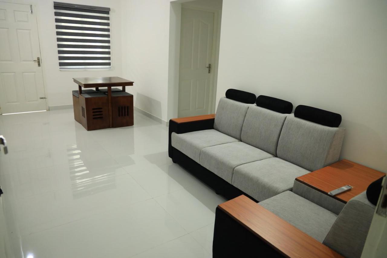 Yelza Hotel And Residence Alwaye Экстерьер фото
