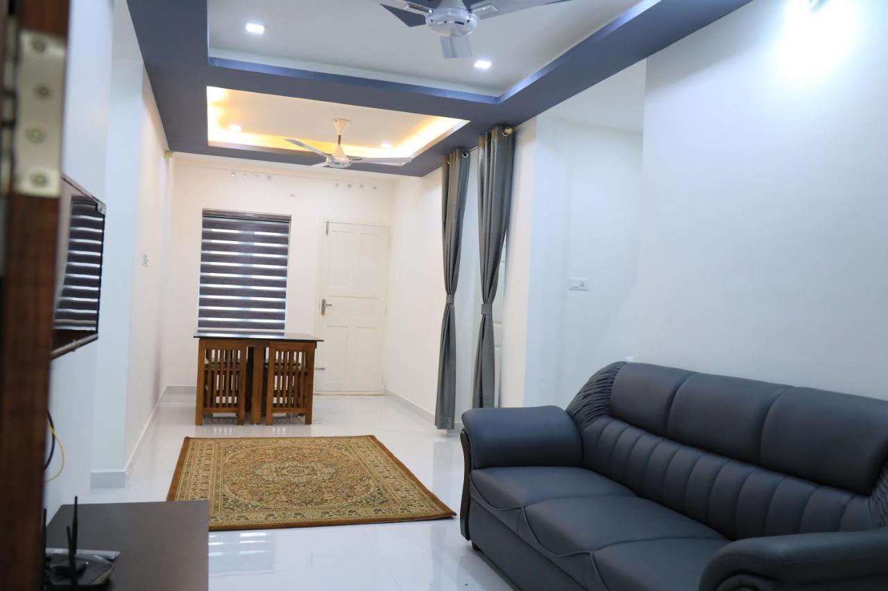 Yelza Hotel And Residence Alwaye Экстерьер фото