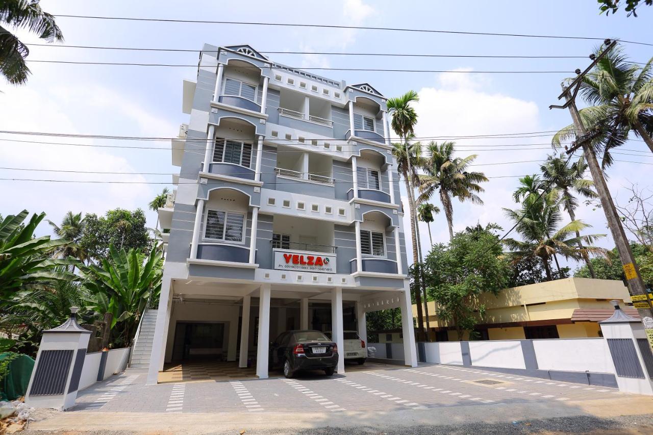 Yelza Hotel And Residence Alwaye Экстерьер фото