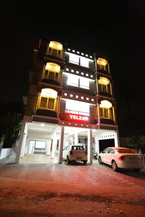 Yelza Hotel And Residence Alwaye Экстерьер фото