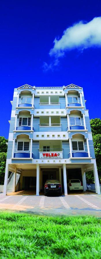 Yelza Hotel And Residence Alwaye Экстерьер фото