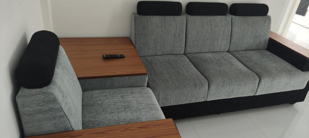 Yelza Hotel And Residence Alwaye Экстерьер фото